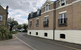 Adam And Eve Street Apartment